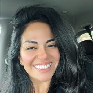 Meet your Posher, Amia